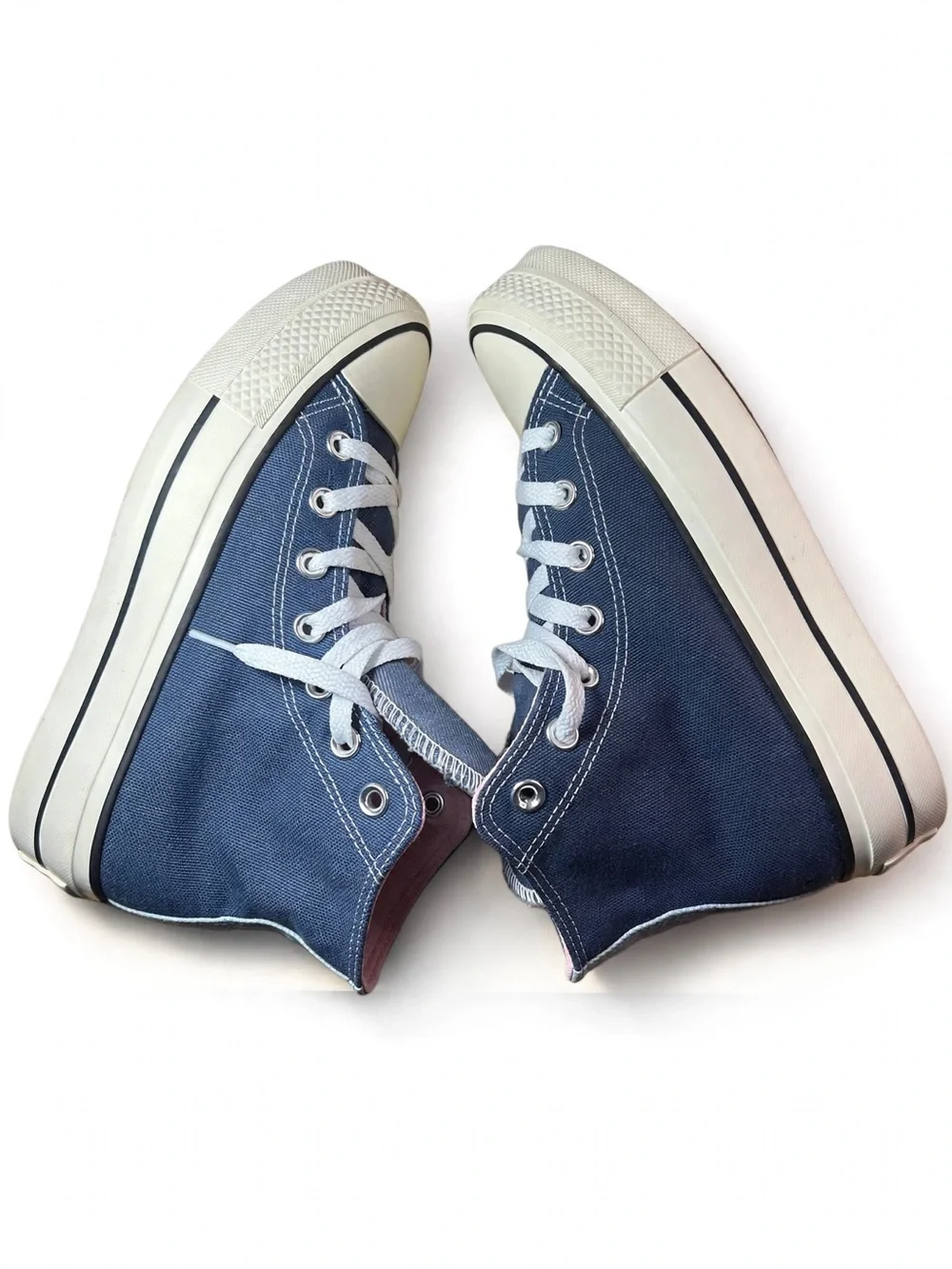 Classic High-Top Converse all stars Sneakers in Navy with Pink Lining